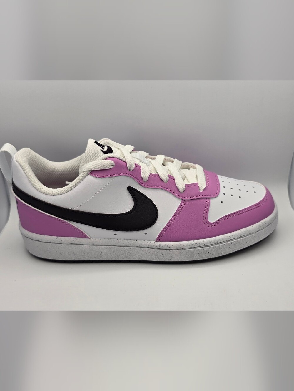 Nike Kids' Low-Top Sneakers in Pink/White